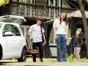 駐車場は各棟に隣接し、移動もラクラク♪　※一部客室を除く