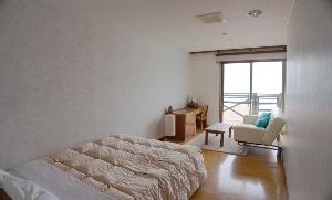 ダブルベッドで定員2名様まで可