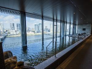 【最上階　眺望大浴場】内湯は天然温泉を使用しています
