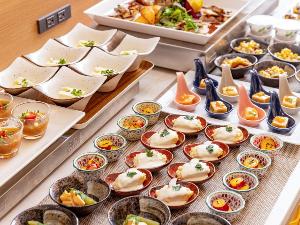 金沢の郷土料理を一口サイズの小鉢でご用意しております