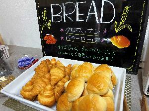 朝食ビュッフェ（パン）