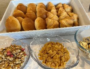 朝食ビュッフェ（パン）