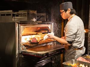 【ジョスパーグリル】世界中の有名レストランで愛される、100％炭焼きのグリル