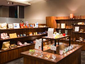 【売店】函館と青森のこだわり雑貨・食品・名産品を販売するセレクトショップ。