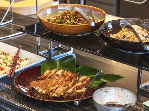 中華素材をブッフェスタイルで提供するご朝食