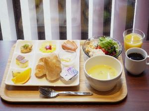 お好みで調えるオリジナル朝食ビュッフェ