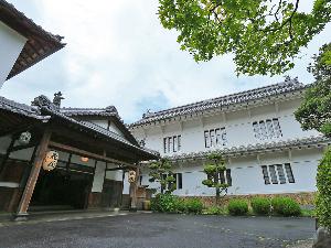 上質な空間と温かなおもてなし大正浪漫漂う非日常の世界 花屋へ