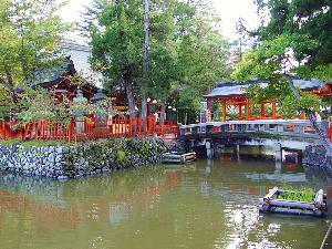 生島足島神社　（車で10〜15分）