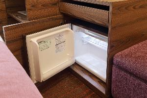 客室冷蔵庫（冷凍機能はございません）
