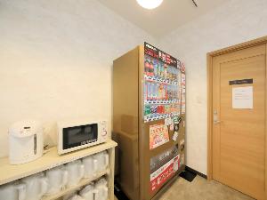 【設備】自動販売機と電気ポット完備(一例)
