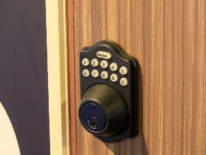 【客室】客室の鍵は、パスワードタイプなので紛失の心配がありません。