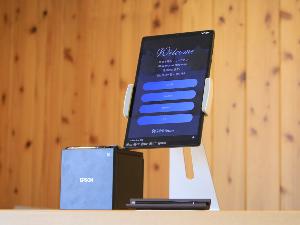 【フロント】スマートなチェックインで、お手続きいただきます。スタッフもフロントでご案内いたします。