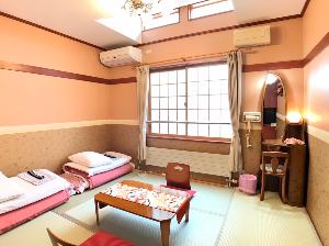 【禁煙】和室6畳(バス・トイレ付)の一例■１〜３名様利用/主にお一人様・ご夫婦・小さなお子様が居るファミリーのご利用等に。