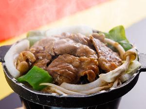 【夕食一例】熱々！ラム肉の「味付きジンギスカン」