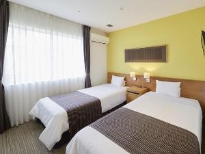 【スタンダードルーム】お一人様旅行でのご利用にもおすすめです。シンプルな機能を備えながらも快適にお寛ぎいただけるスタイリッシュなデザインのスタンダードタイプです。