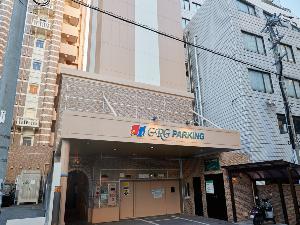 【ホテル裏立体駐車場】駐車場数：計38台（ご宿泊のお客様1台1泊につき1500円・普通乗用車までご利用いただけます。）