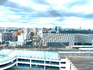 男性用大浴場からの景観　13階最上階にある大浴場からの風景を楽しみつつ、疲れを癒してください