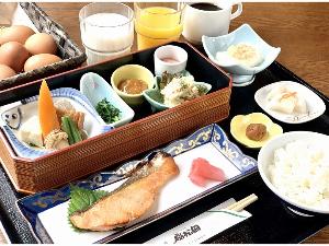 米処上川産の美味しいお米と出来るだけ地場の食材にこだわった扇松園自慢の手作り朝食をお楽しみください。