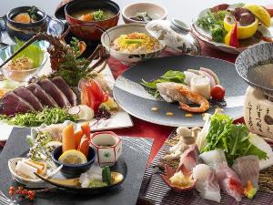 「とさ冬海煌めき会席」土佐清水市大敷網漁の旬魚や鰹のタタキなど海の幸がずらりと揃った冬の和会席。