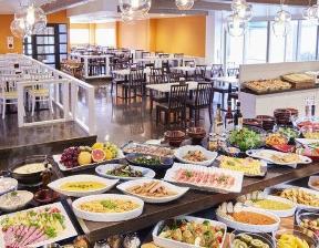 色とりどりのメニューが揃う朝食ブッフェ