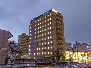 ホテル外観（夜）
