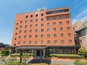 IZUMO ROYAL HOTEL／ホテル駐車場は無料！市内最大級約120台以上完備！出雲は車移動がおすすめです！出雲大社へ車で約15分、最寄バス停から約20分♪