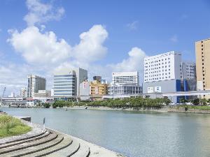川沿いの涼しい雰囲気