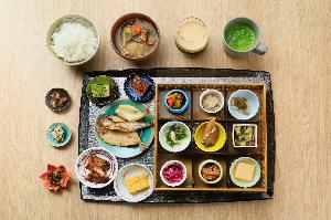朝食