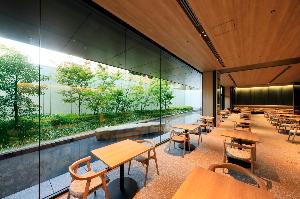 Premier Lounge