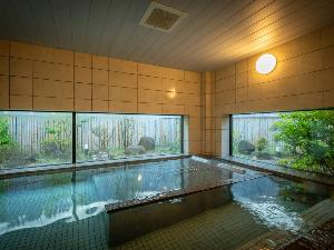 長時間のご入浴にも安心の「寝湯」でリラクゼーション。