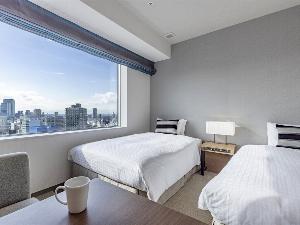 【スーペリアツイン】シングルベッド×2台（ベッド幅120cm）/25平米/全室洗濯乾燥機・電子レンジ完備