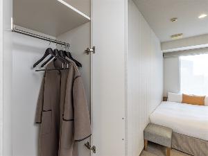 【レジデンシャル】セミダブルベッド×1台（ベッド幅140cm）/21平米/全室洗濯乾燥機・電子レンジ完備