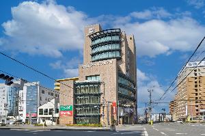 和歌山駅東口より徒歩1分！関西国際空港行のリムジンバス発着地まで徒歩1分！