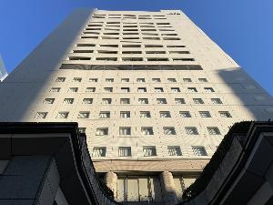1階正面玄関から見た外観です。