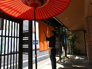 綿善旅館が位置するのはど真ん中「京都のへそ」と呼ばれる中心地。京都の歴史や伝統文化、食文化、サブカルチャーなどが混在する刺激的なエリアです。
