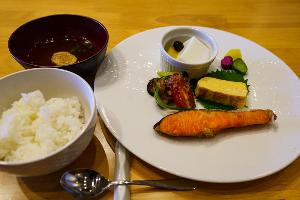 朝食