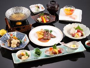 【ダイニング「常磐」】和食・洋食の各キッチンで仕上げた和洋折衷会席。