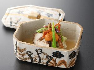 【お部屋食】旬の食材を使った料理長こだわりのお料理（一例）