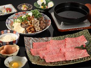 【お部屋食】飛騨の名産、柔らかくとろける【飛騨牛すき焼き】※写真は2人前のイメージです