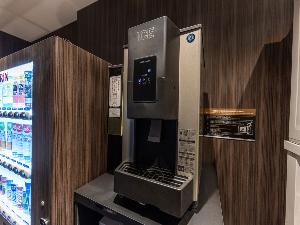 1階に製氷機を設置しております。