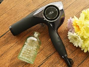 ラグジュアリールームに備え付けのRefaビューテックプロヘアドライヤー