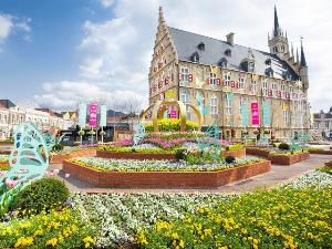 【チューリップ祭】花の広場でもチューリップがあなたをお迎えします。