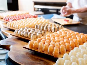 ■夕食バイキング／お寿司もお好きなだけお愉しみいただけます（イメージ） 