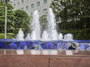 【ホテル周辺】この噴水が見えたらホテルはもうすぐです。