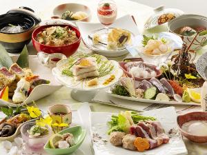 「春紡ぎのとさ宴会席」土佐伝統料理や黒毛和牛のカツレツ、手箱きじ春鍋など150周年にふさわしい和会席