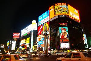 すすきの交差点(徒歩4分)