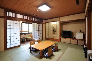 【禁煙】和室１０畳　トイレ・シャワーブース付・全館空調システム・Wi-Fi・空気清浄機・エステスチーマー完備　※お部屋からの眺望はお選び頂けません