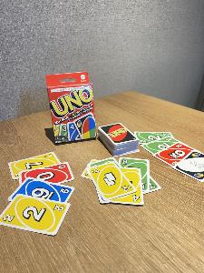 貸出備品一例(ボードゲーム：UNO)