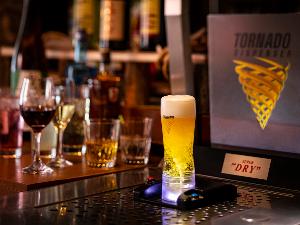 ジョッキの底からビールが湧き上がる！？目にも楽しいトルネードビール　※画像はイメージです
