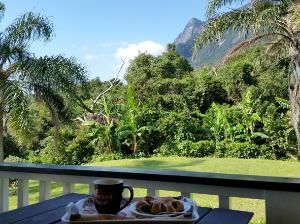 テラスで朝食を